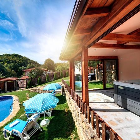 House Maya Trjawna Exterior foto